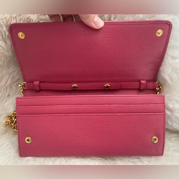 Prada Vitello Move Leather Wallet on Chain in Peonia Pink - Picture 7 of 9